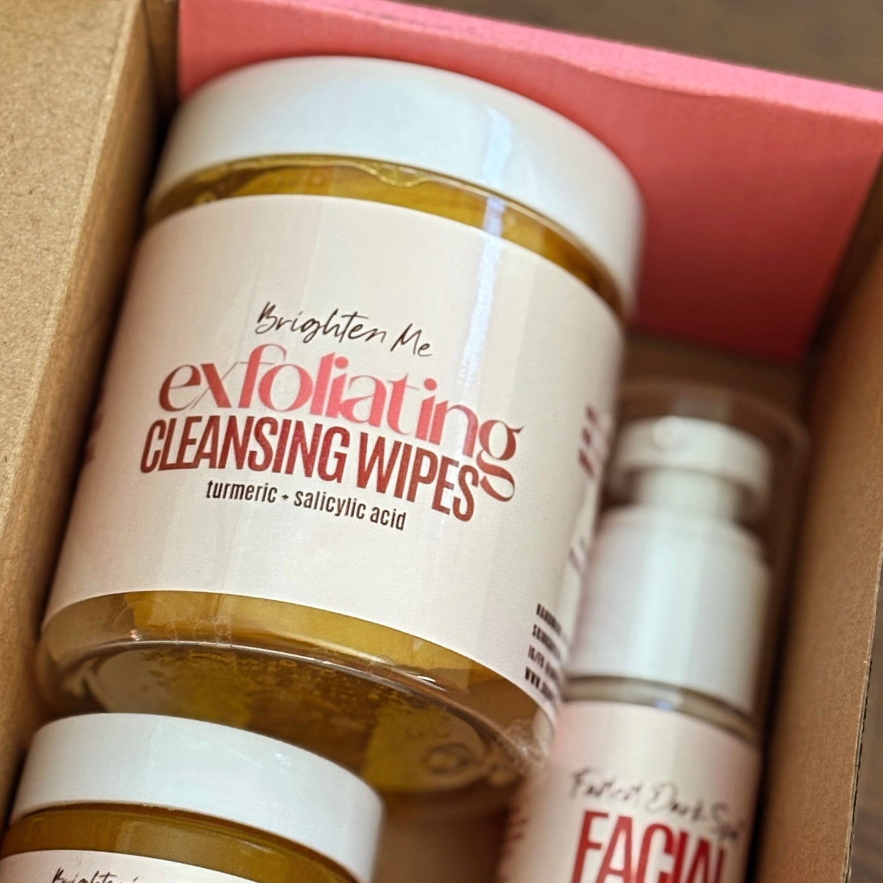 Brighten Me Exfoliating Cleansing Wipes